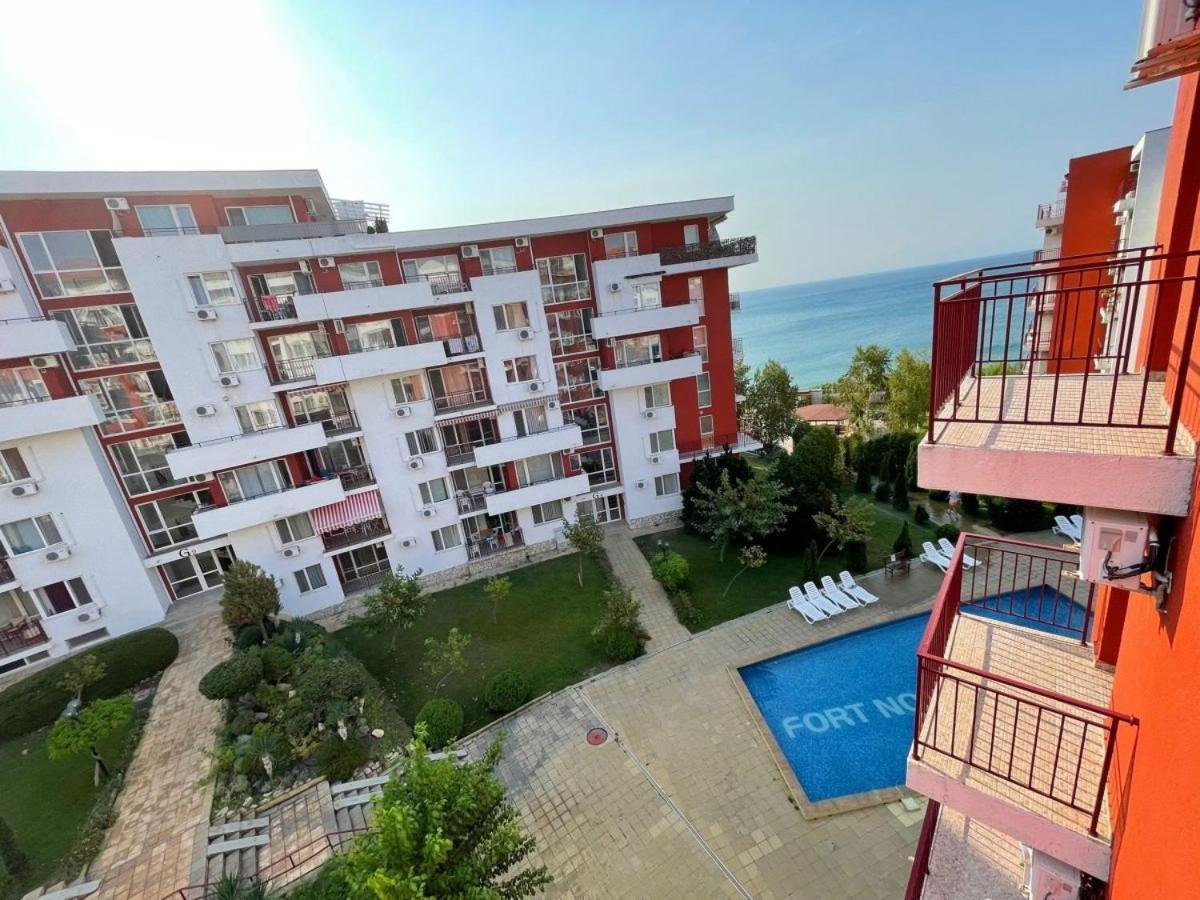 Panorama Marina Fort Beach - Premium Apartments Sea Viev Sveti Vlas Ruang foto